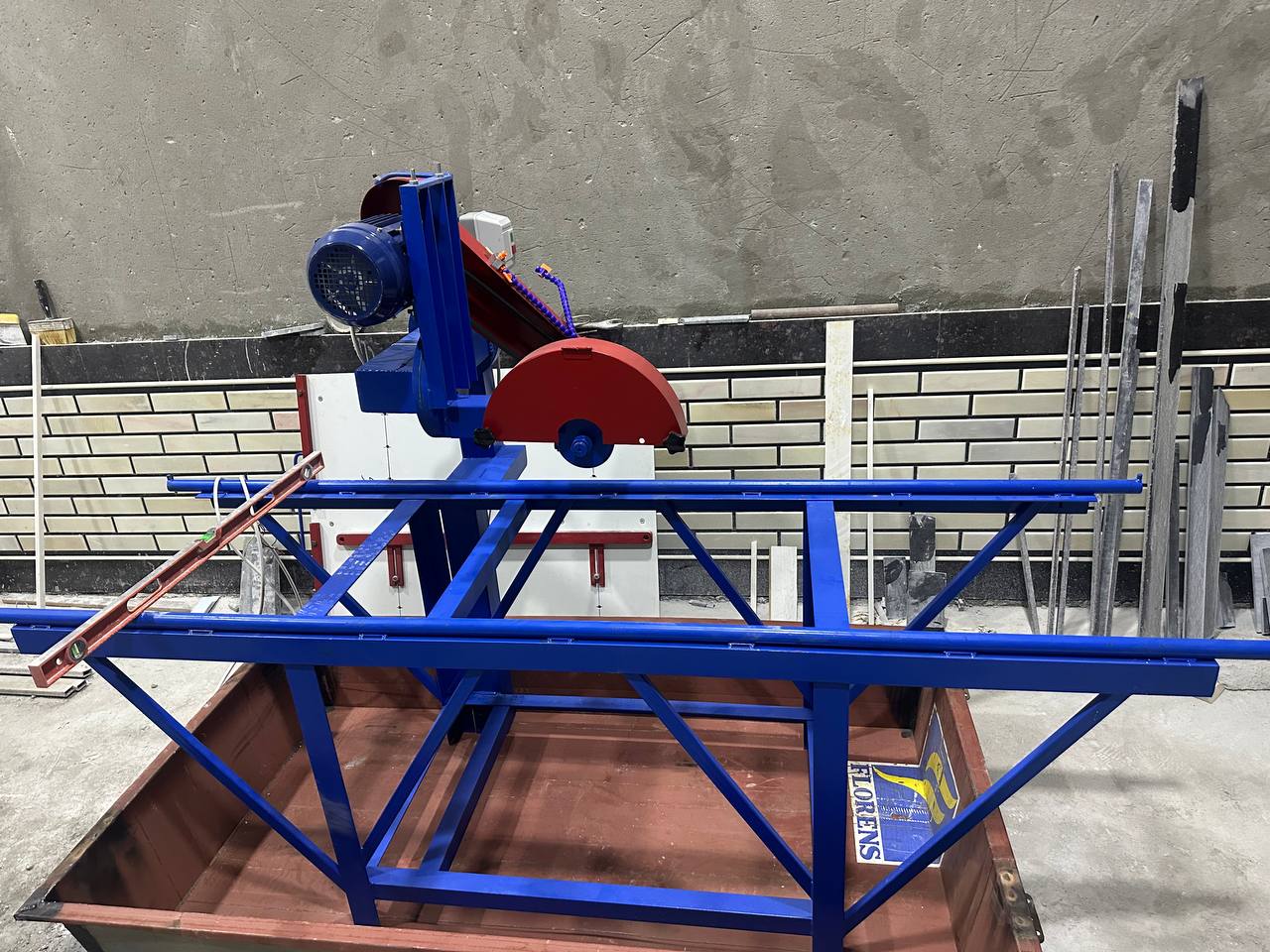 Tosh kesish stanogi — RezkaGranit